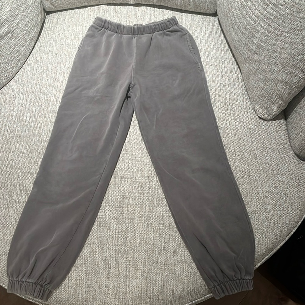 BRANDY MELVILLE SWEATPANTS 🩶